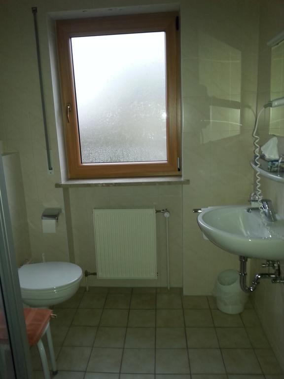 Brucker Gastehaus Otel Fuerstenfeldbruck Oda fotoğraf