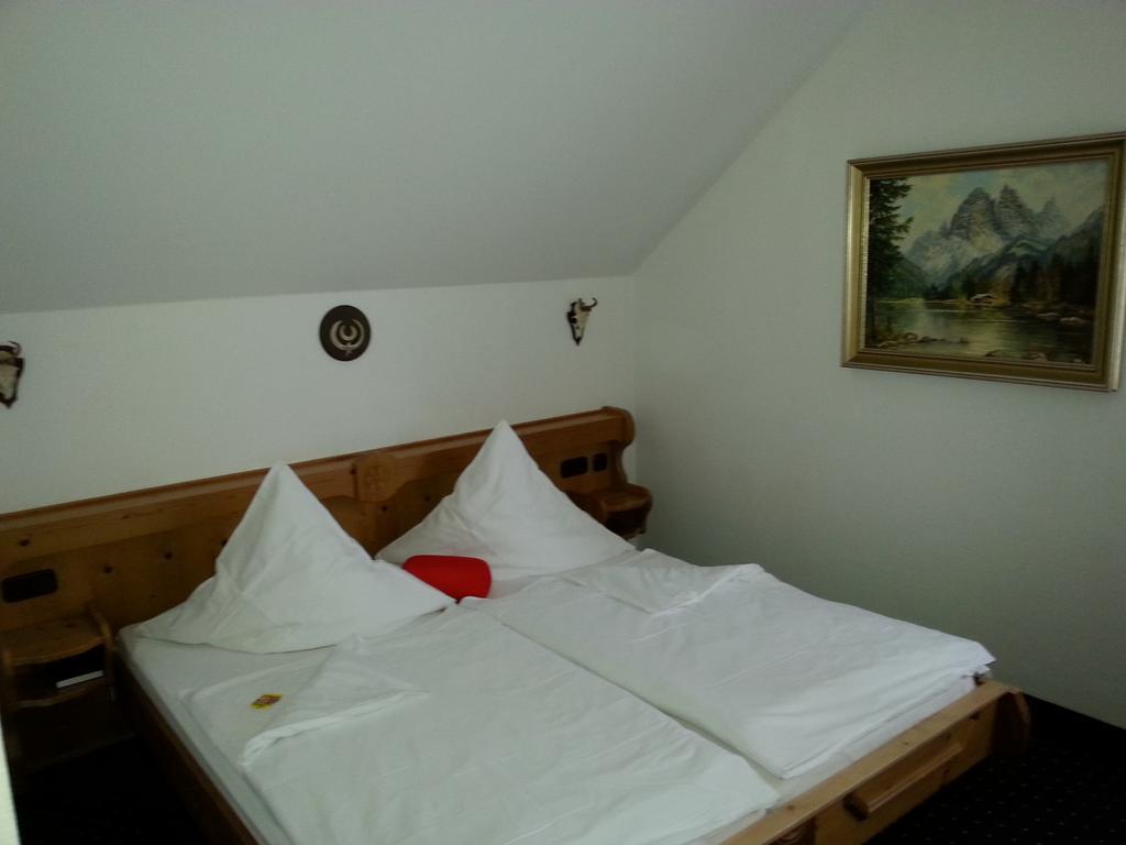 Brucker Gastehaus Otel Fuerstenfeldbruck Oda fotoğraf